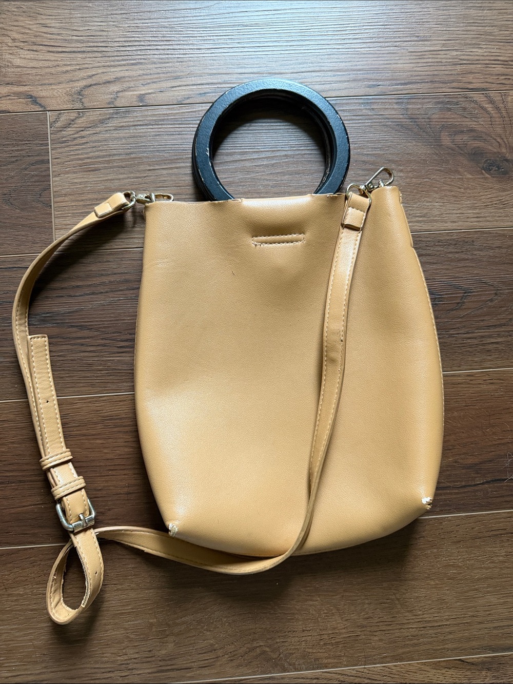 Vintage Wooden Handle Camel Handbag